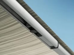 Thule Omnistor 1200 350 Mystic Grey Zakluifel -Buitenkampeerwinkel 377201 377201 images other thuleomnistor1200 buckle1 2 ecommerce 7