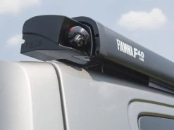 Fiamma F40Van Deep Black Cassetteluifel 18 Fiamma F40Van Deep Black Cassetteluifel -Buitenkampeerwinkel fiammaf40vandeepblack 4 4 ecommerce 04ec